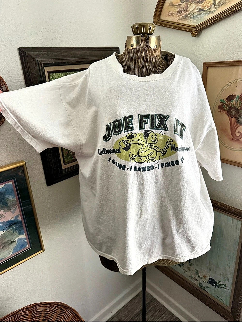 ‘Joe Fix it’ Delta Pro Weight Graphic Tee White XL